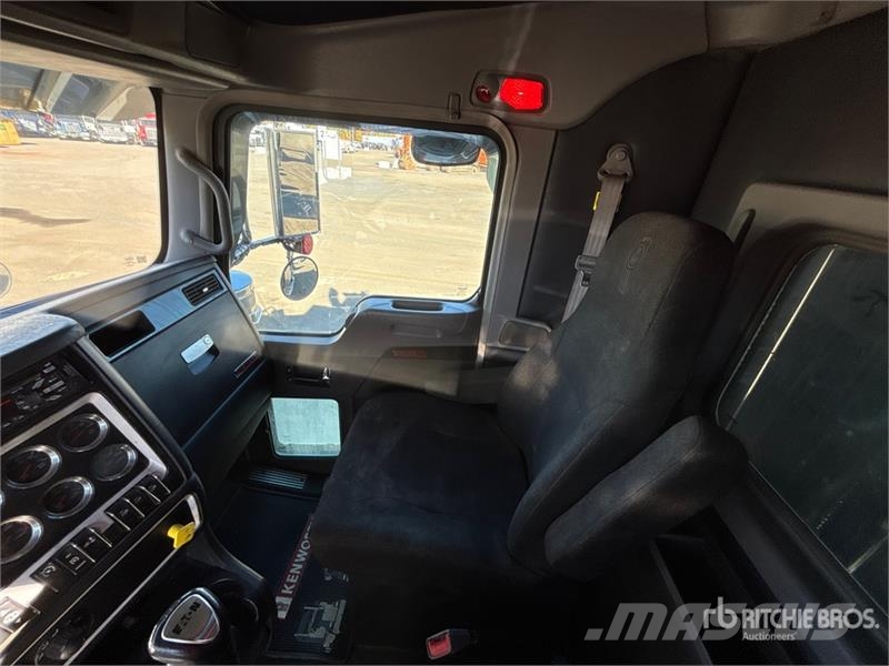 Kenworth T800 Pašizgāzējs