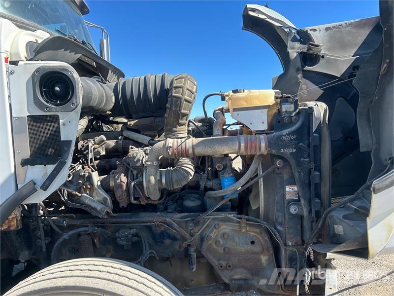 Kenworth T800 Тягачі