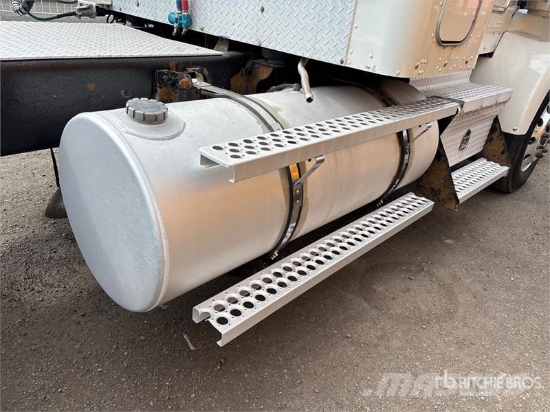Kenworth T800 牵引车