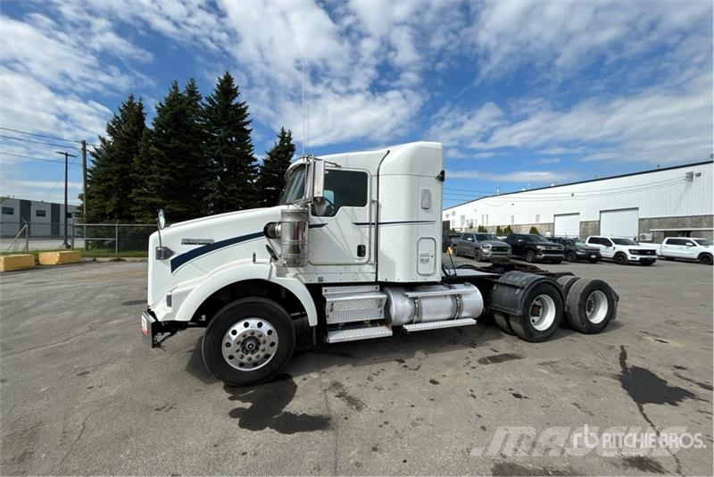 Kenworth T800 牵引车