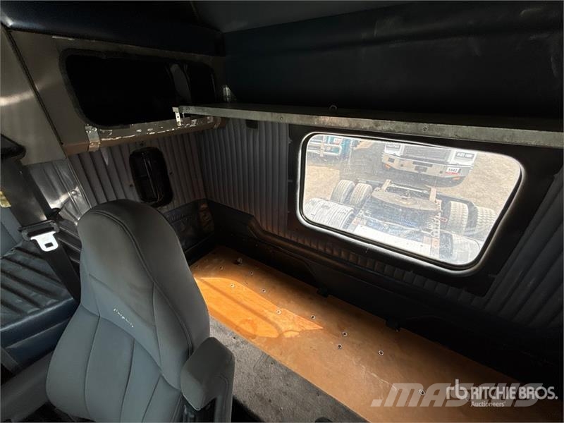 Kenworth T800 牵引车