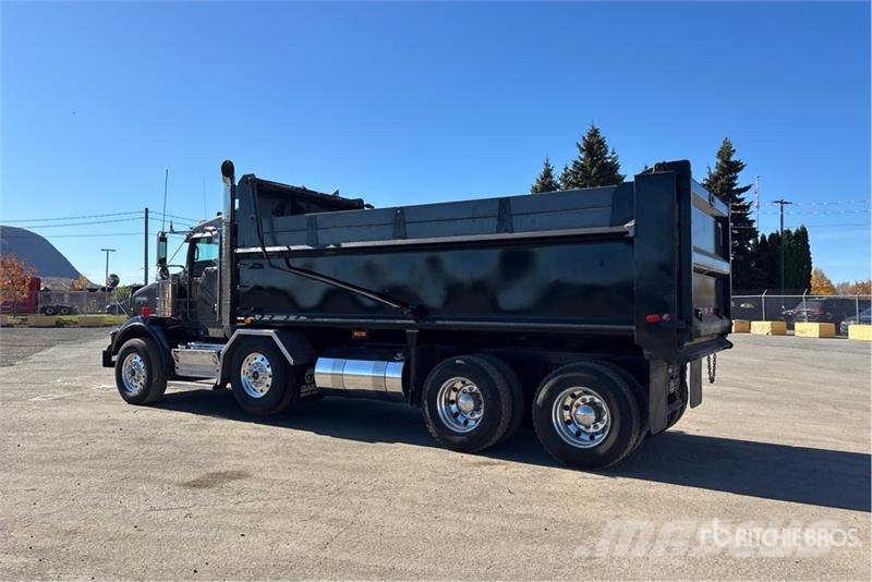 Kenworth T800 Pašizgāzējs