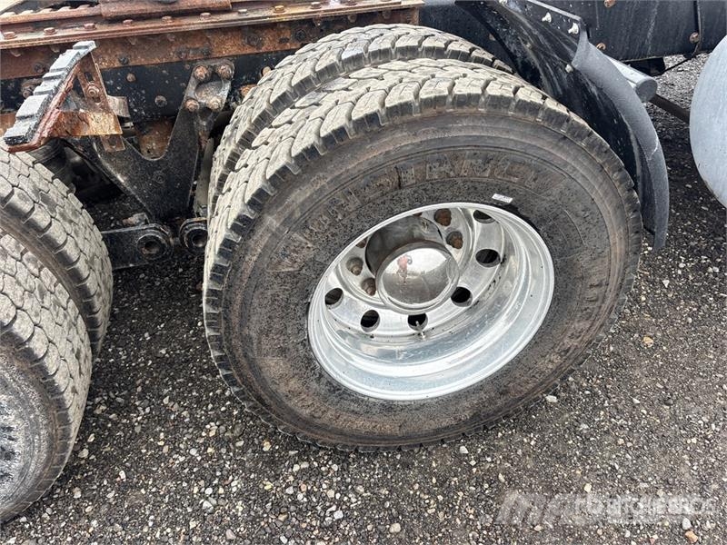 Kenworth T800 Trekkers