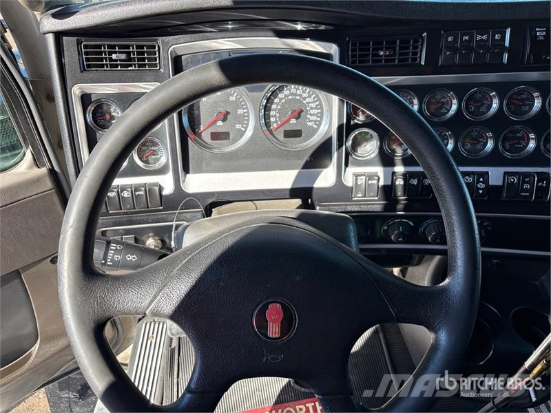 Kenworth T800 Pašizgāzējs