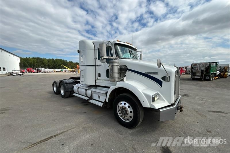 Kenworth T800 牵引车