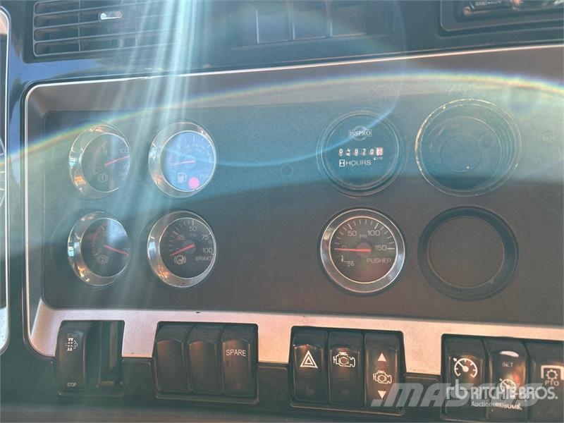 Kenworth T800 Platformas/izkraušana no sāniem