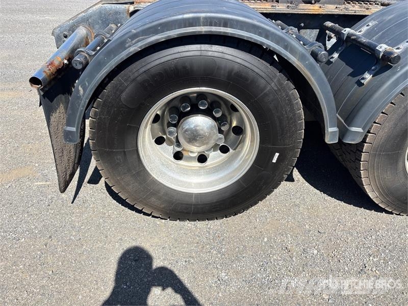 Kenworth T800 Vetopöytäautot
