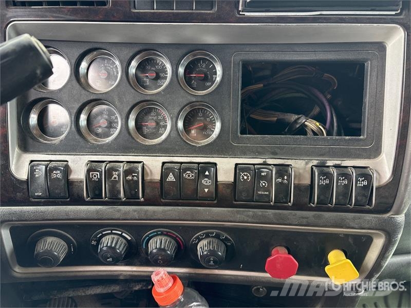 Kenworth T800 牵引车