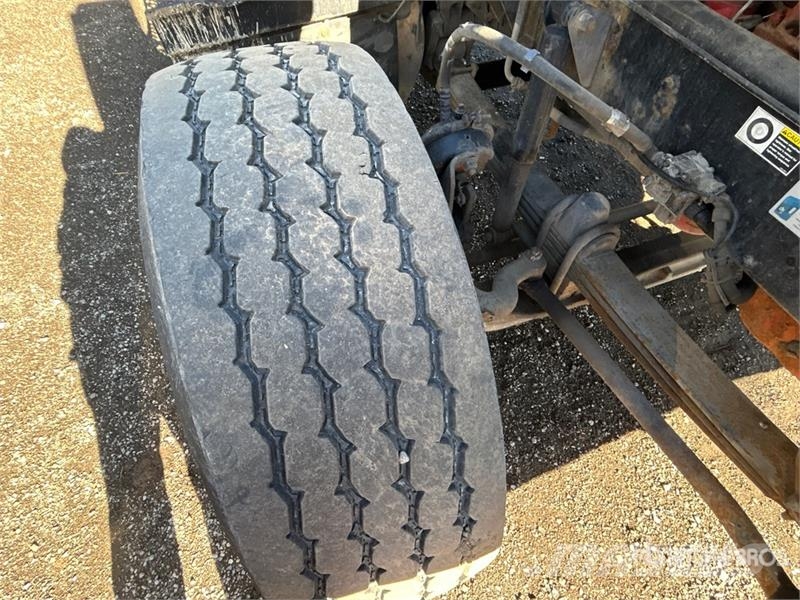 Kenworth T800 Platformas/izkraušana no sāniem