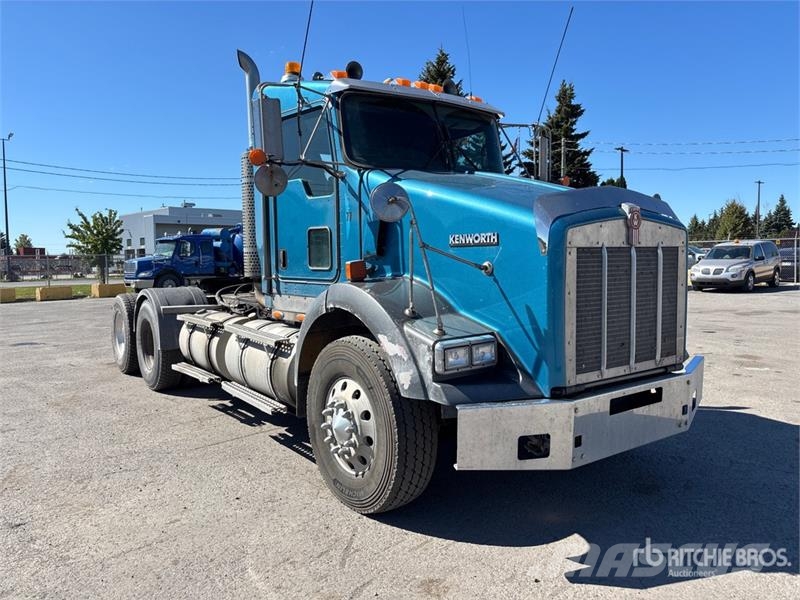 Kenworth T800 牵引车