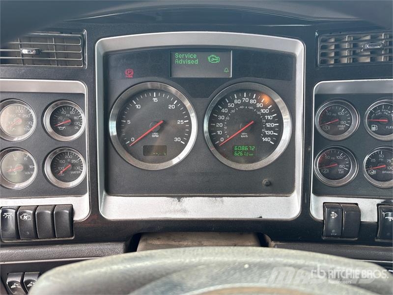 Kenworth T800 Vetopöytäautot