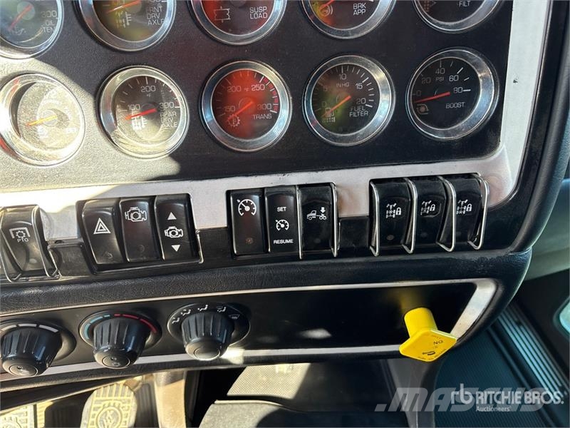 Kenworth T800 Pašizgāzējs