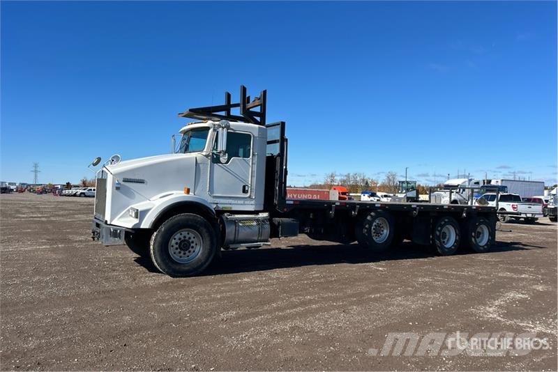 Kenworth T800 Platformas/izkraušana no sāniem