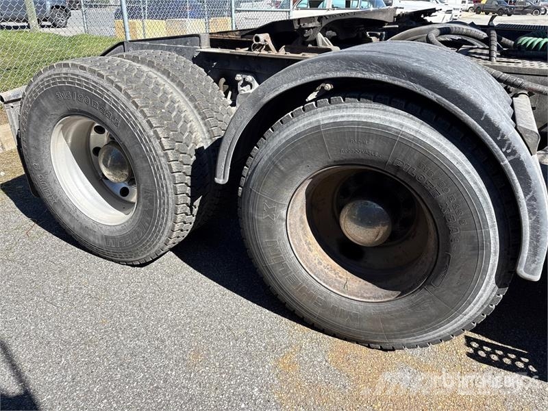 Kenworth T800 牵引车