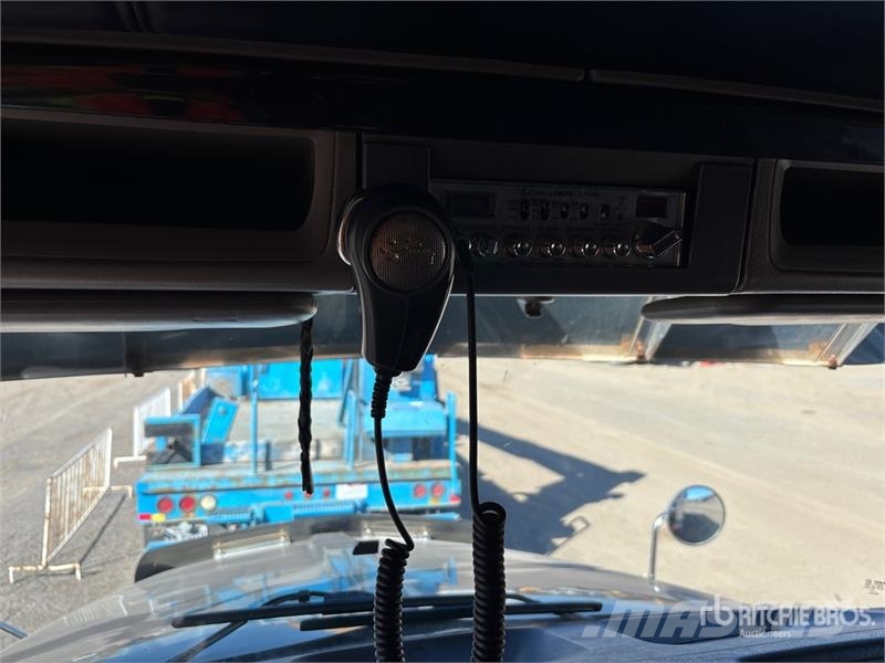 Kenworth T800 Pašizgāzējs