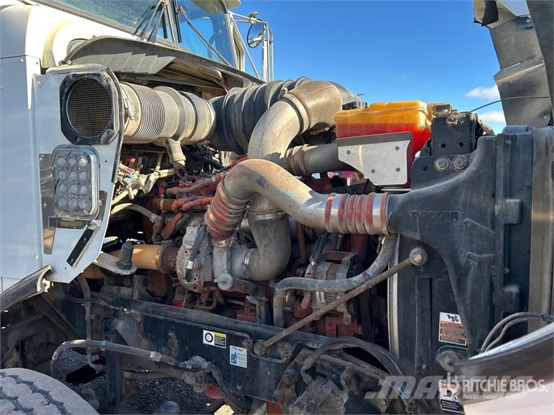 Kenworth T800 Platformas/izkraušana no sāniem