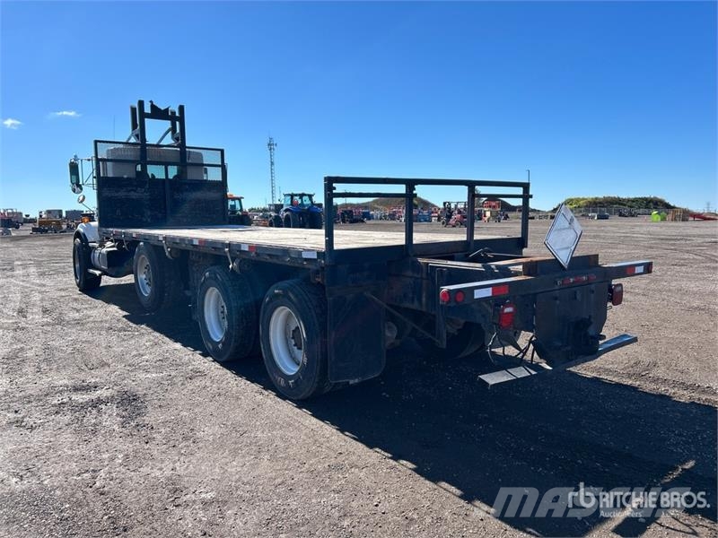 Kenworth T800 Platformas/izkraušana no sāniem