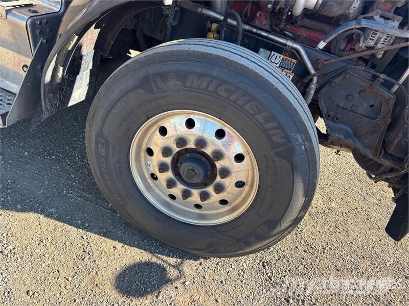 Kenworth T800 Vetopöytäautot