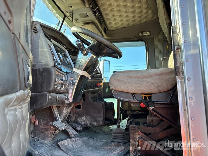 Kenworth T800 وحدات الجر
