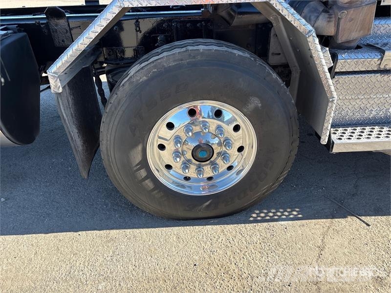 Kenworth T800 Pašizgāzējs
