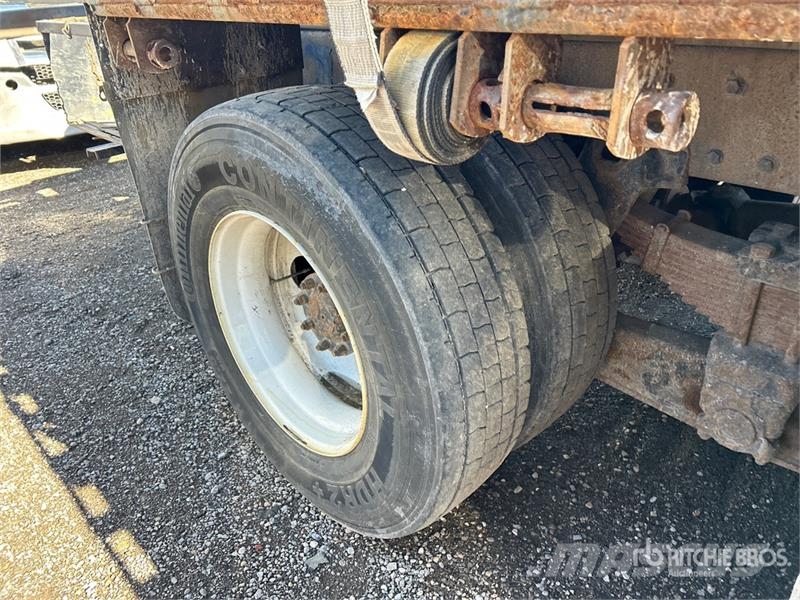 Kenworth T800 Platformas/izkraušana no sāniem