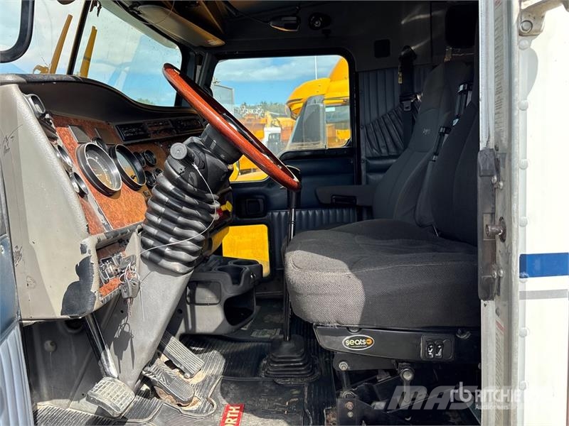 Kenworth T800 牵引车