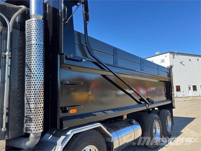 Kenworth T800 Pašizgāzējs