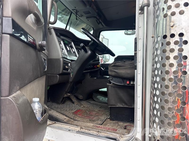 Kenworth T800 Trekkers