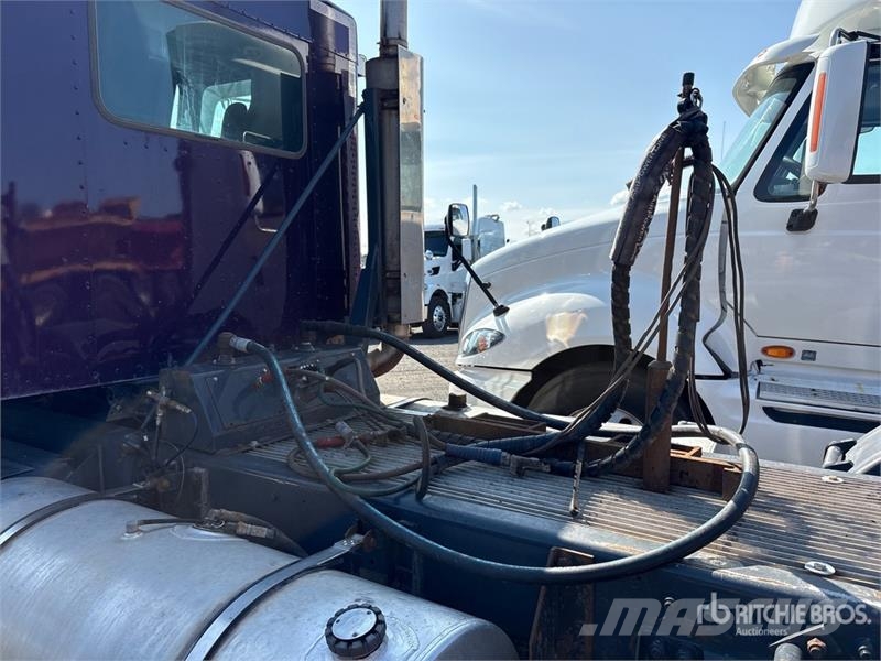 Kenworth T800 Sadulveokid