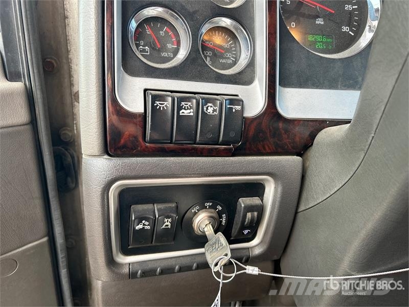 Kenworth T800 وحدات الجر