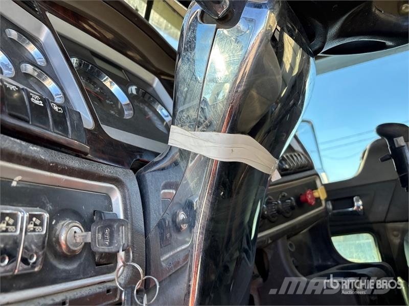 Kenworth T800 وحدات الجر