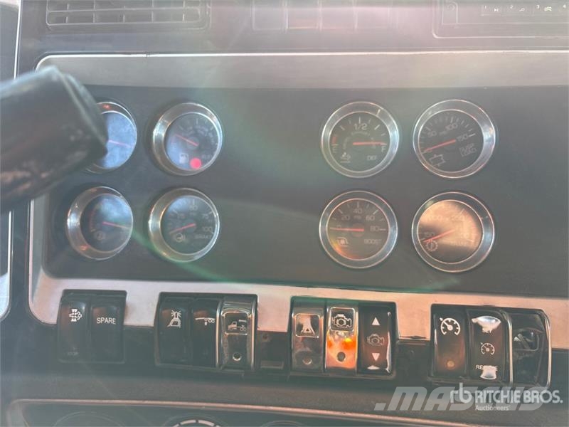Kenworth T800 وحدات الجر