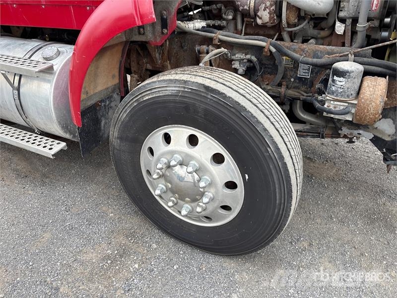 Kenworth T800 Puksiirid