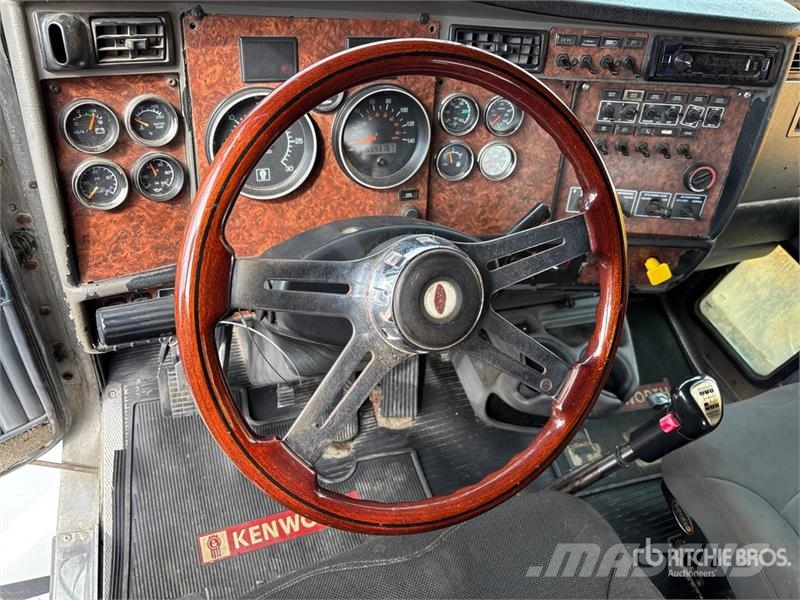 Kenworth T800 牵引车
