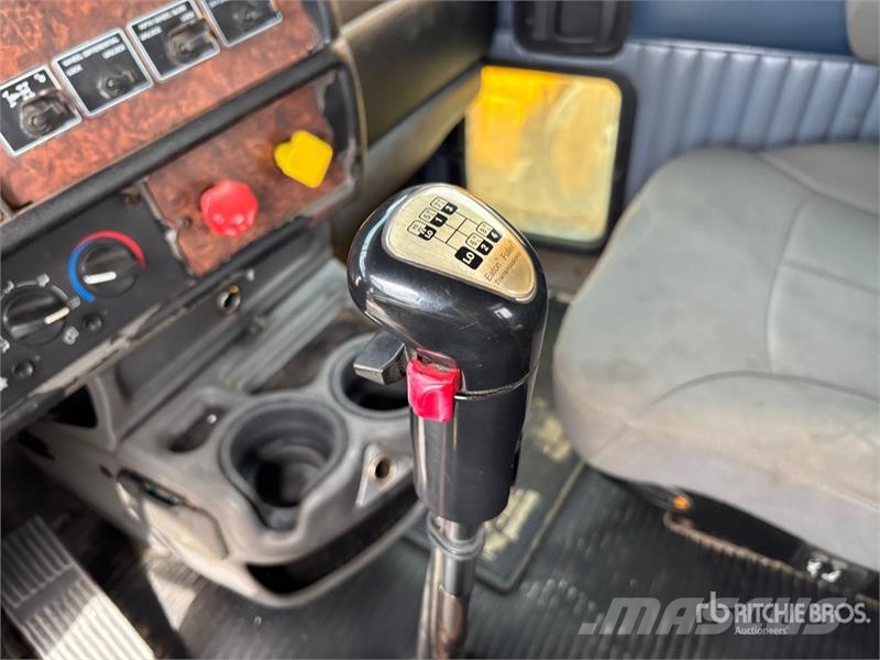 Kenworth T800 牵引车