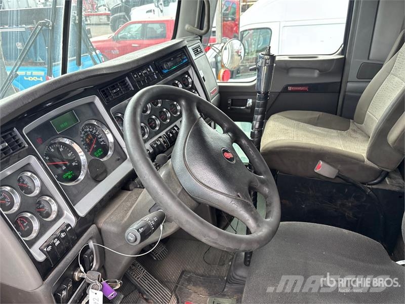 Kenworth T800 Flatbed / Dropside trucks