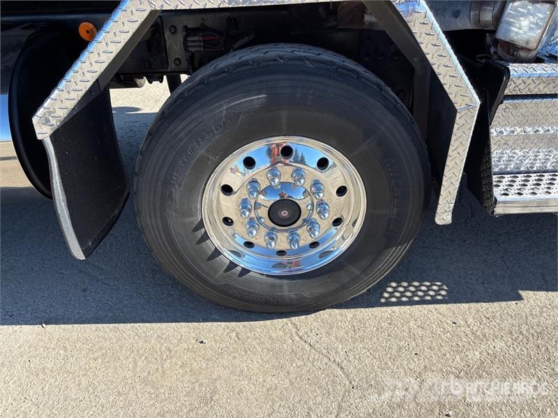 Kenworth T800 Pašizgāzējs