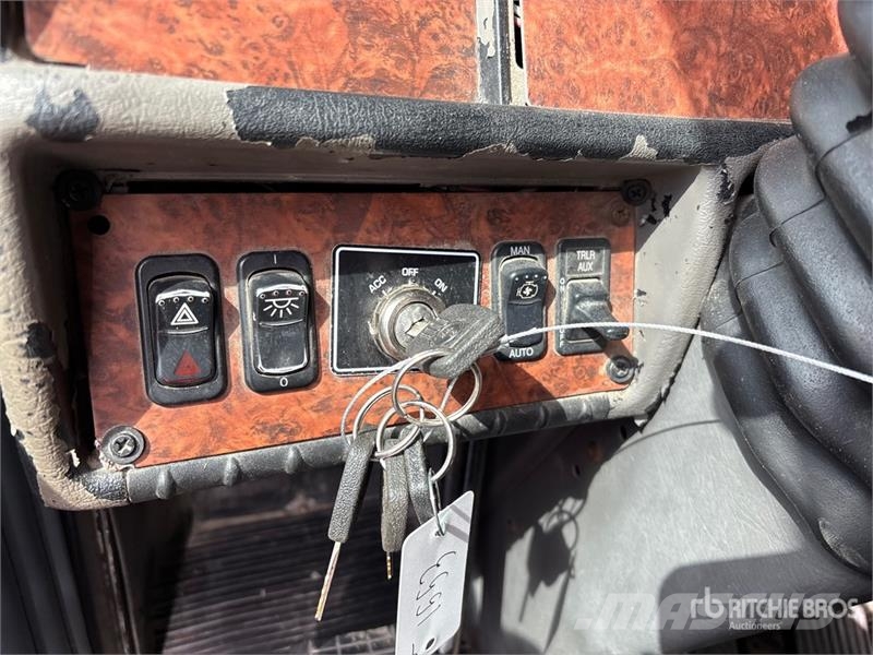 Kenworth T800 牵引车
