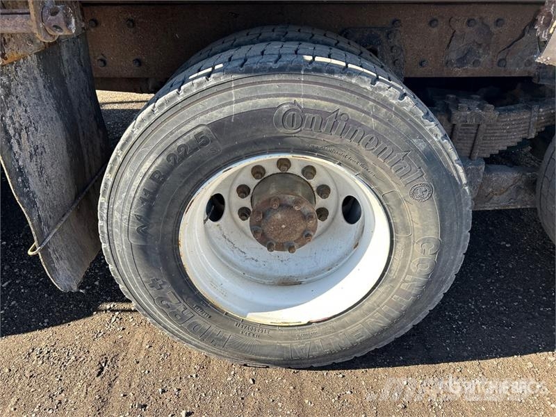 Kenworth T800 Platformas/izkraušana no sāniem