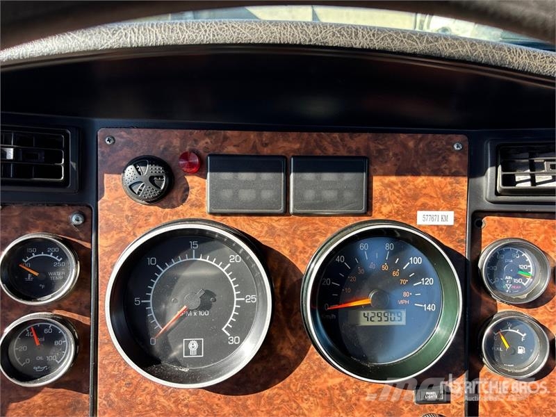 Kenworth T800 وحدات الجر