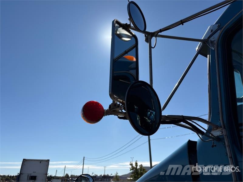 Kenworth T800 牵引车