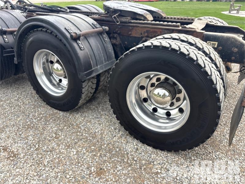 Kenworth T800 Vetopöytäautot