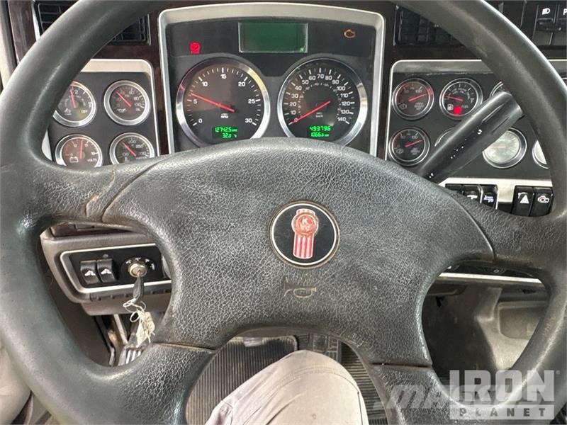 Kenworth T800 Vetopöytäautot