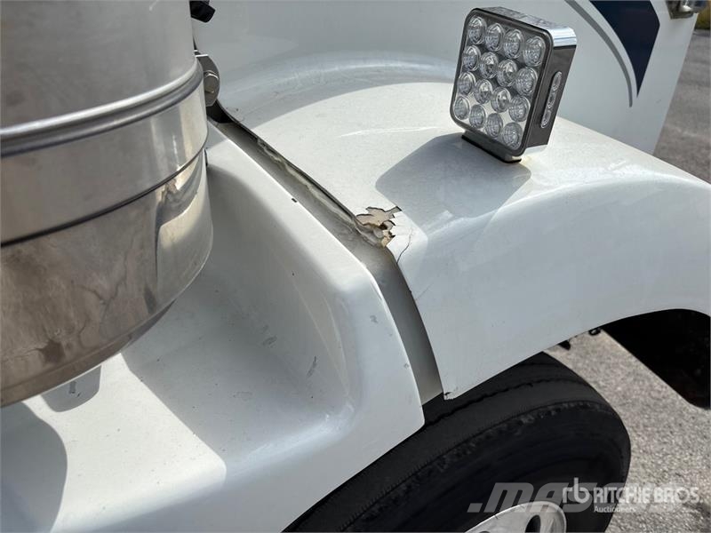 Kenworth T800 牵引车