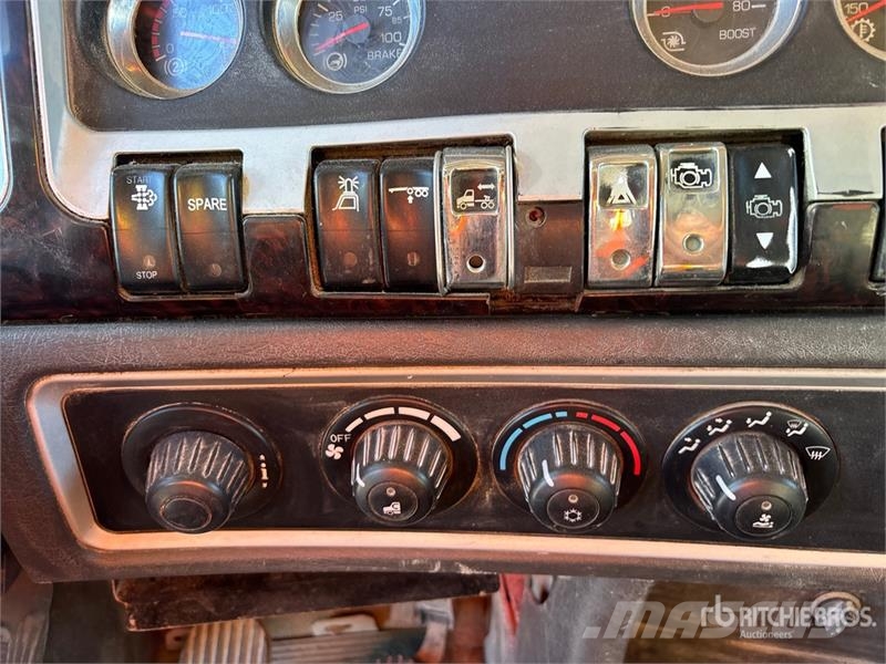Kenworth T800 وحدات الجر
