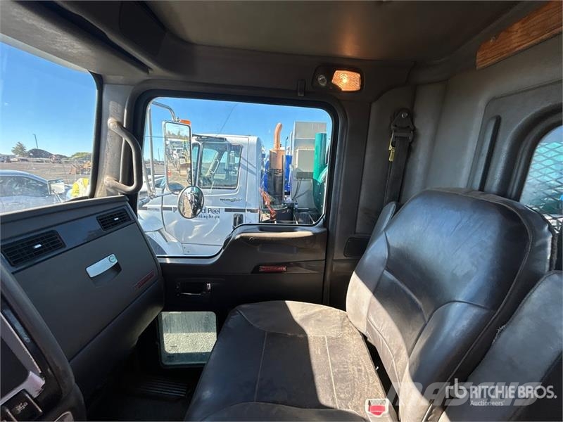 Kenworth T800 Platformas/izkraušana no sāniem