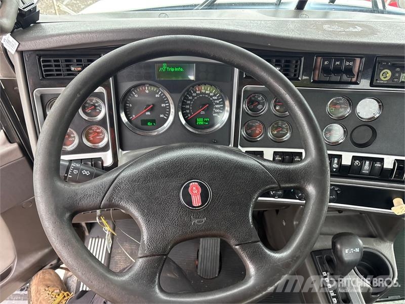 Kenworth T800 6x4 Cab and Chassis Kabine i unutrašnjost