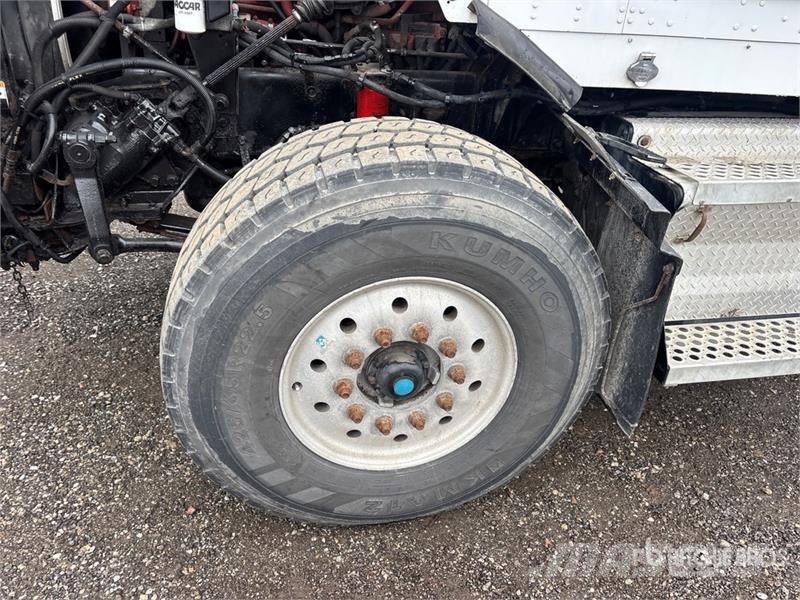 Kenworth T800 6x4 Cab and Chassis Kabine i unutrašnjost