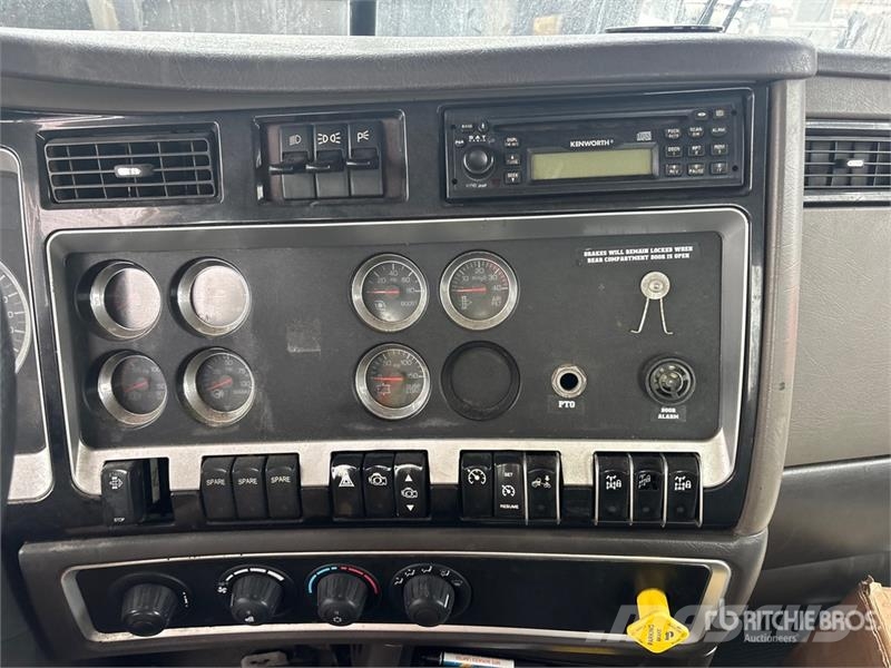 Kenworth T800 6x4 Cab and Chassis (Inoperable) Kabinen