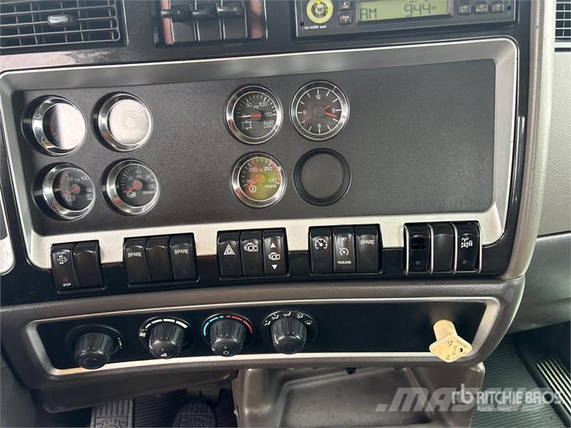 Kenworth T800 6x4 Cab and Chassis Kabine i unutrašnjost